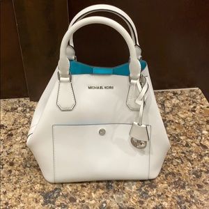 Like new Michael Kors satchel purse